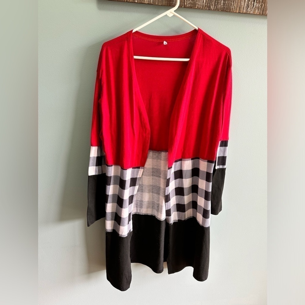 Plaid Patchwork Long Sleeved Loose cardigan size medium red/black/white